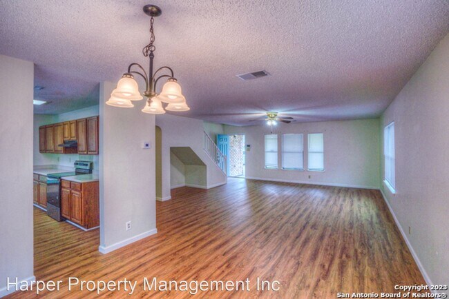 Foto del edificio - 4 br, 2.5 bath House - 8202 Grimchester