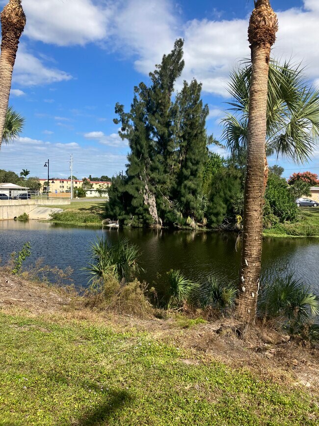 Foto del edificio - 21405 Olean Blvd