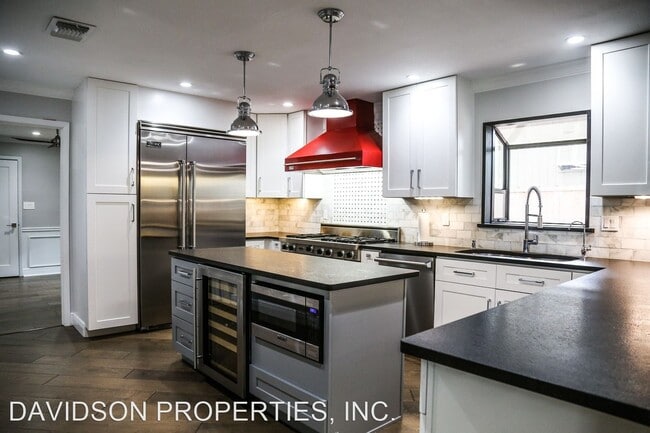 Building Photo - 4 br, 4.5 bath House - 203 Rockhill Dr