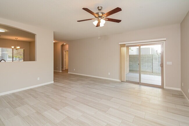 Building Photo - 12084 W Dreyfus Dr