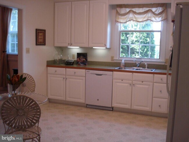 Building Photo - 1304 Ramseur Ln
