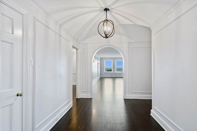 Foto del edificio - 3240 N Lake Shore Dr