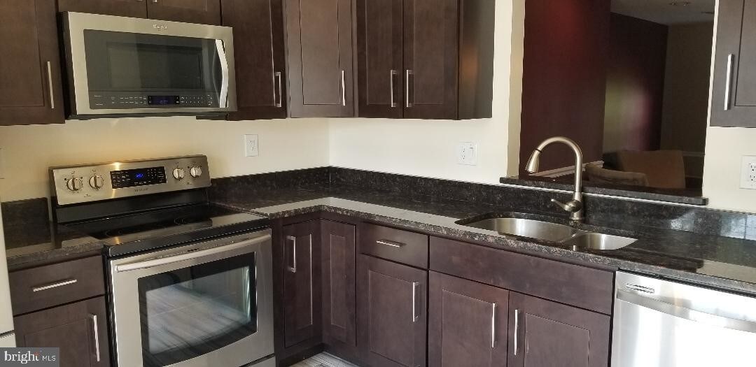 Foto principal - 4016 Sparrow House Ln