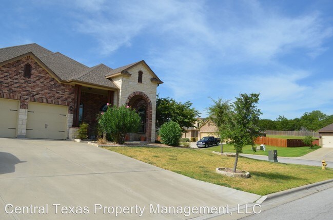 Building Photo - 4 br, 2.5 bath House - 3901 Deer Ridge