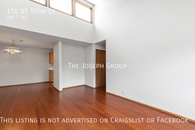 Building Photo - Updated 2 bed/1.75 bath in Northgate!