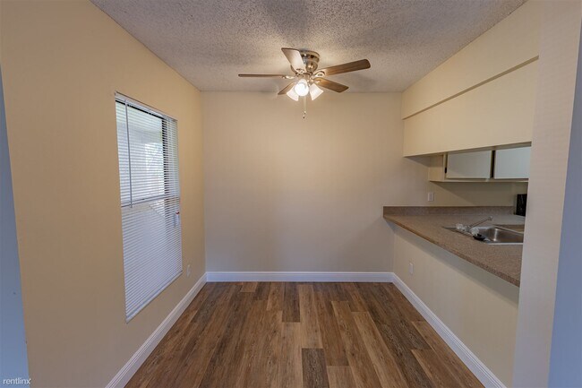 Foto del edificio - 622 Kenwick Cir