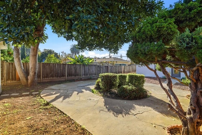 Foto del edificio - 440 N Milton Ave