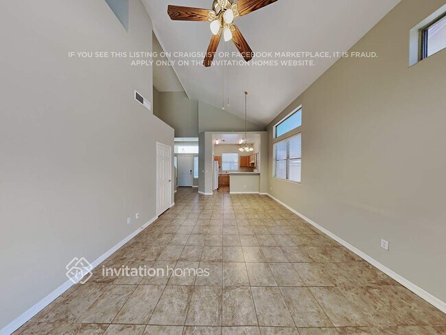 Foto del edificio - 8947 E Capri Ave