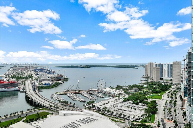 Foto del edificio - 900 Biscayne Blvd