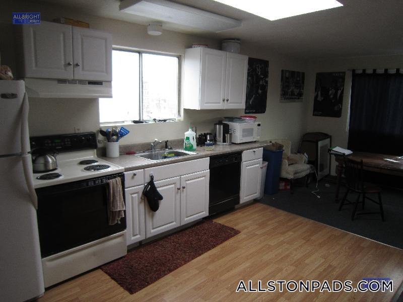 Primary Photo - 1247 Commonwealth Ave