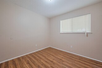Building Photo - 15827 Beechnut St