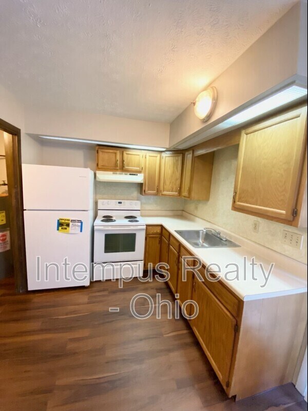 Foto del edificio - 718 W Light St