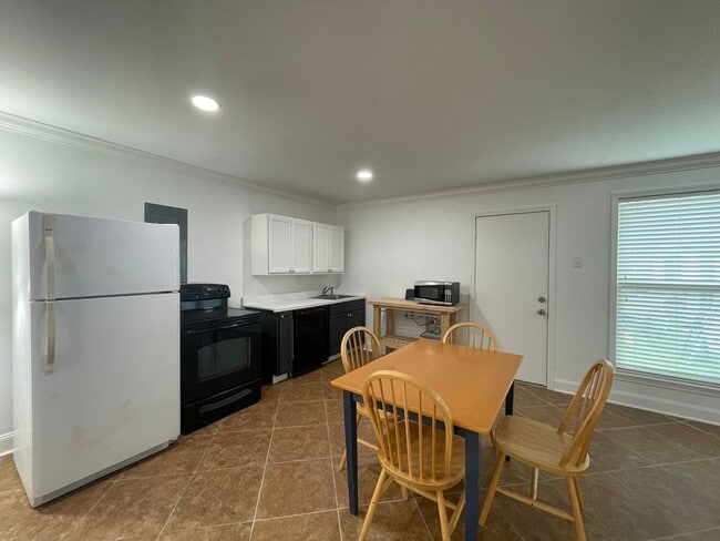 Foto del edificio - Mother-in-Law Apartment: Homewood