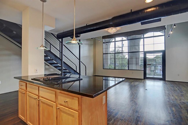 Foto del edificio - 1025 S Shepherd Dr