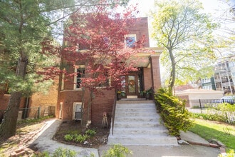 Building Photo - 2037 W Estes Ave