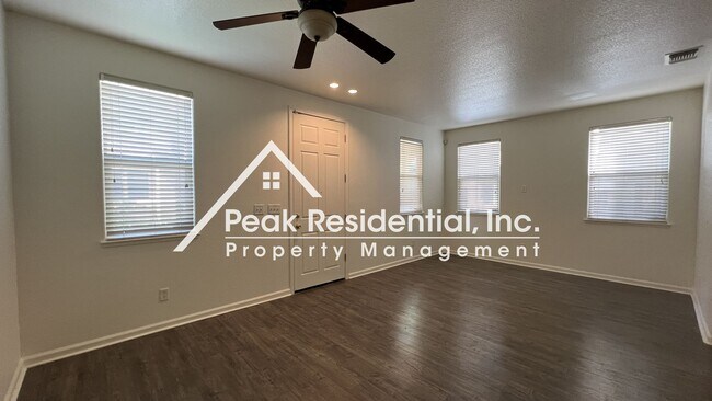 Foto del edificio - Spacious North Natomas 3bd/2.5ba House wit...