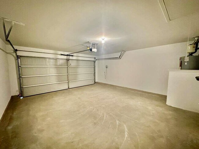 Foto del edificio - 4104 Home Pl Rd