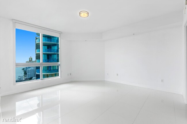 Foto del edificio - 300 Biscayne Blvd