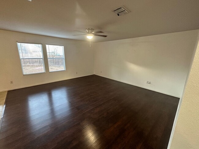 Building Photo - Beautiful Home in Stone Oak!