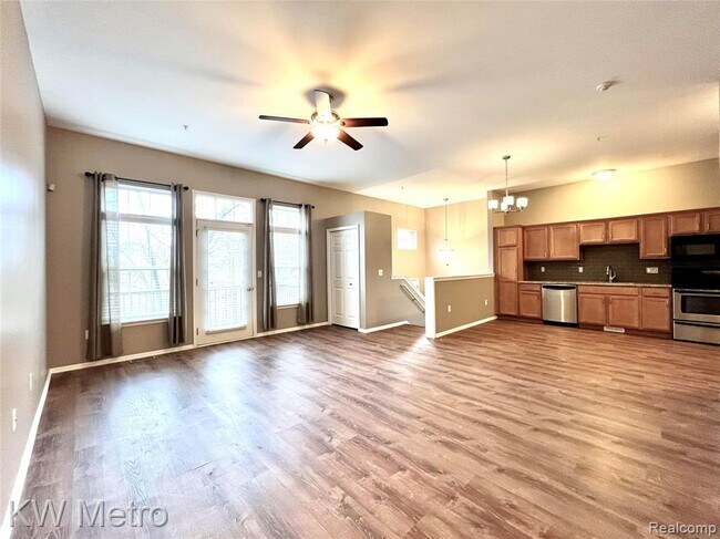 Building Photo - 39835 Rockcrest Cir