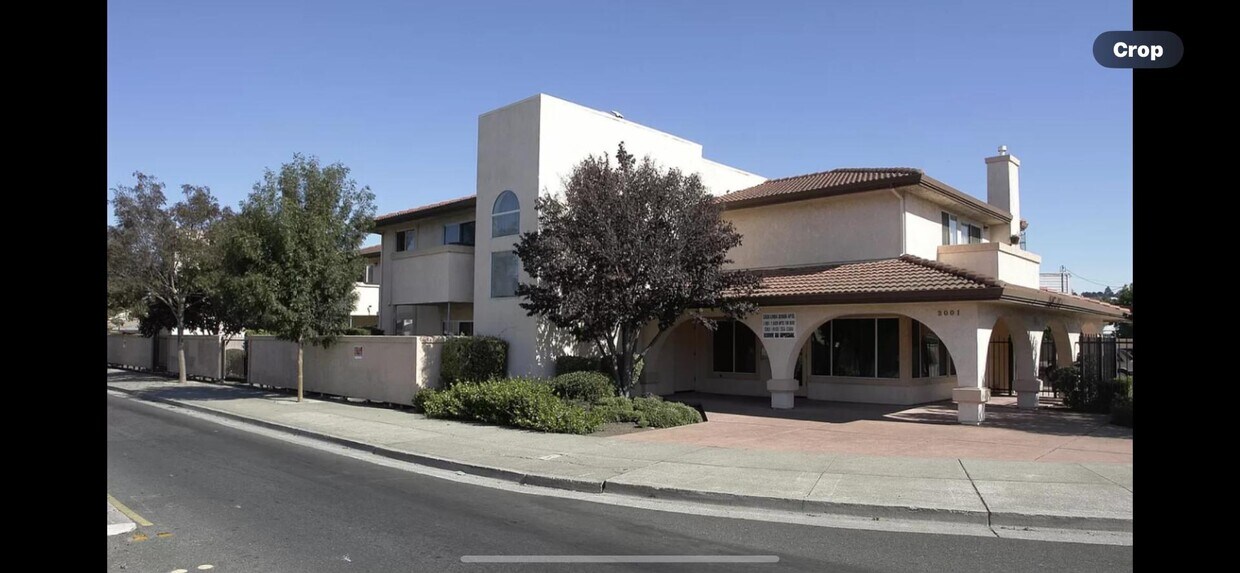 Photo - 2001 Broadway Ave - 105