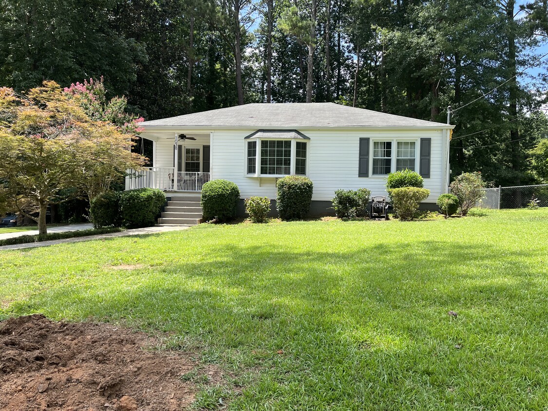 Primary Photo - 1038 Ralph Rd NE