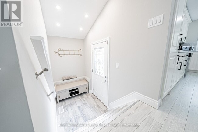 Building Photo - 12 Quinlan Ct