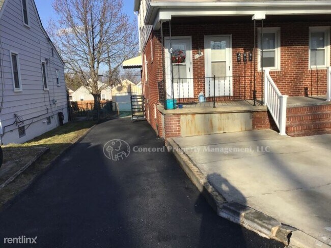 Building Photo - 2730 Maple Ave