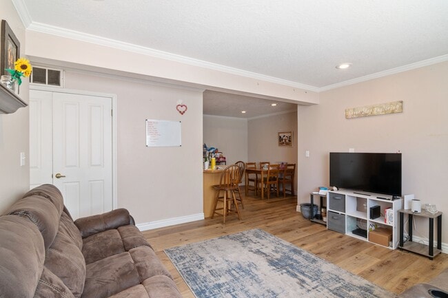 Building Photo - 1559 N 550 W