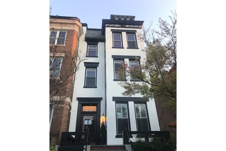 Foto principal - 1922 Calvert St NW