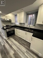 Building Photo - 1412 Sycamore Garden