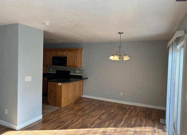Building Photo - 483 E 1525 N