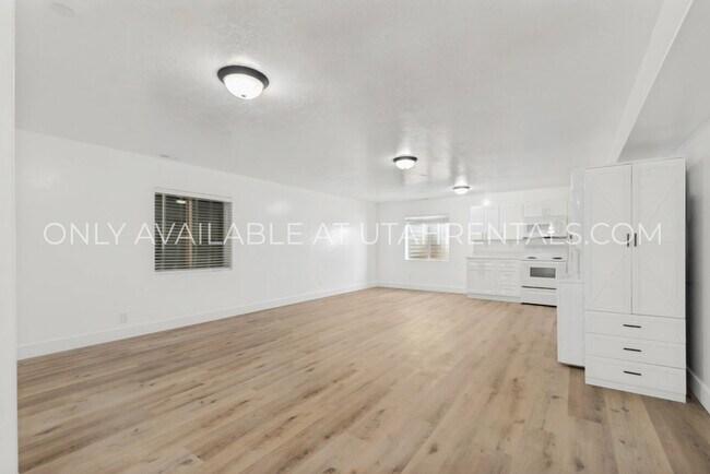 Foto del edificio - 1076 Bear Hollow Ln