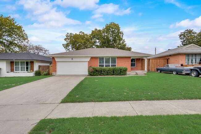 Building Photo - 2643 San Medina Ave