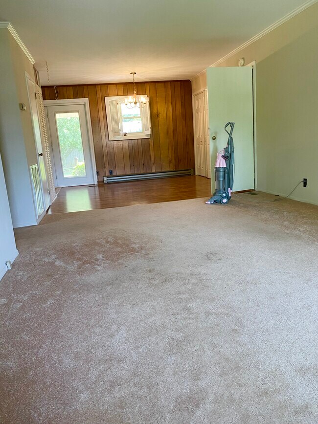 Building Photo - 4008 Sanford Dr