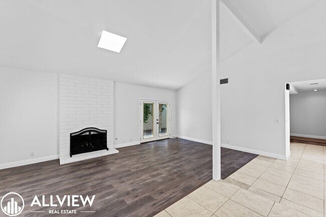 Foto del edificio - Charming 4 Bed, 2 Bath Single-Level Home A...