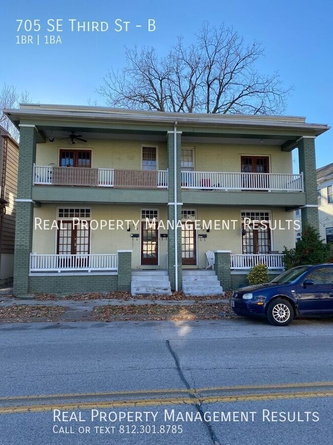 Building Photo - 705 SE 3rd St