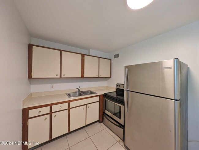 Building Photo - 1606 King St