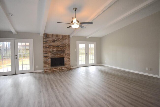 Foto del edificio - 3703 Almondwood Dr