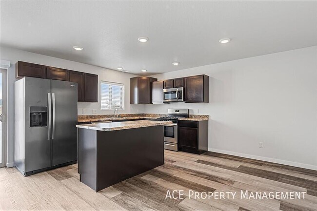 Foto del edificio - 22729 Radar Hill Rd