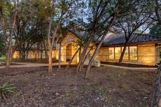 Building Photo - 813 Moonlight Bay Dr