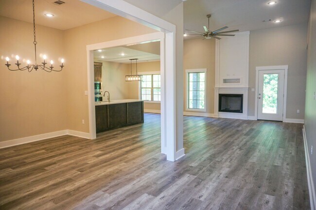 Building Photo - 4 Bedroom Home in Sage Meadows