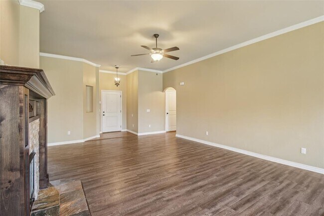 Foto del edificio - 3913 Caraway Ln