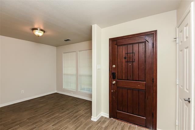 Foto del edificio - 12701 Carpenter Ln