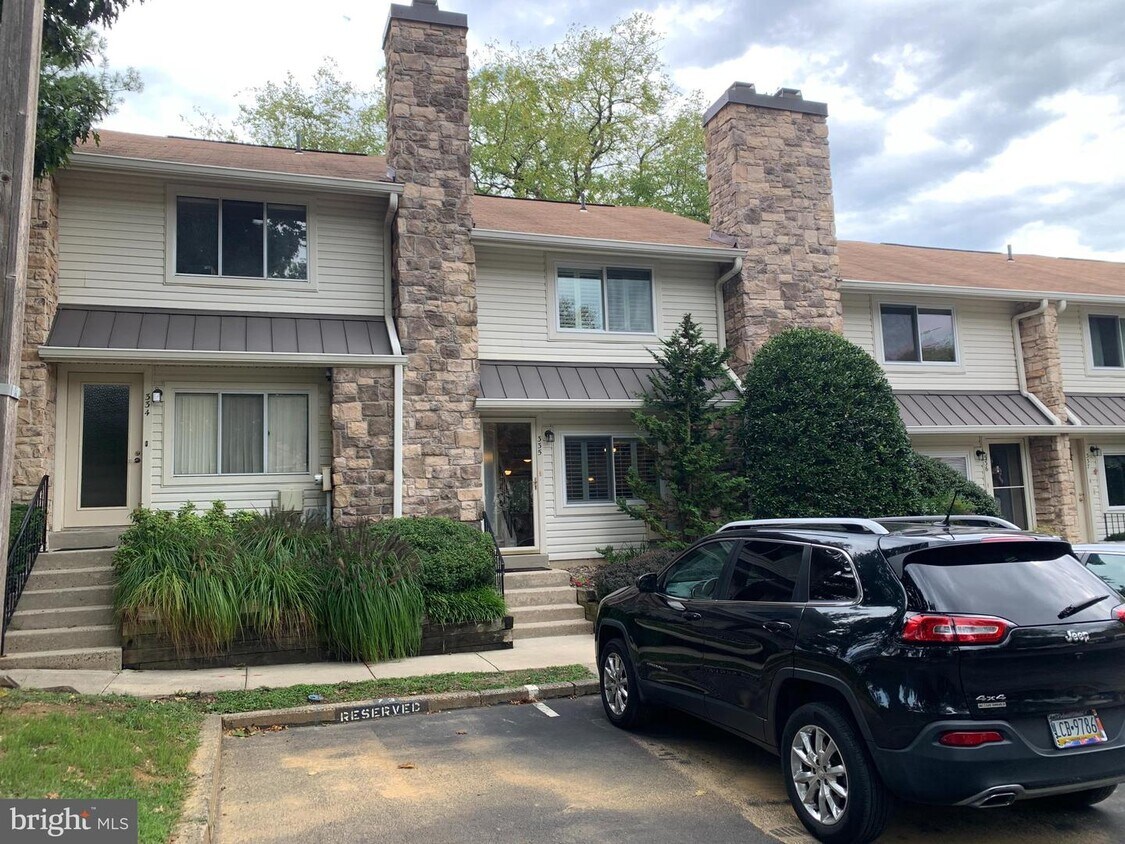 335 New Market Ct, Chesterbrook, PA 19087 Townhome Rentals in