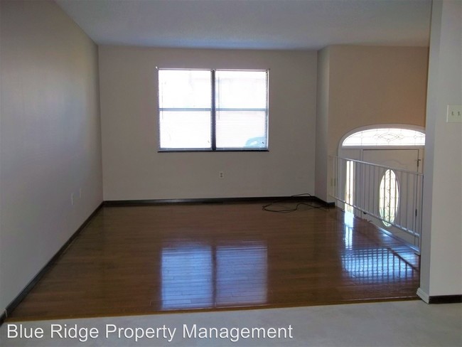 Building Photo - 3 br, 1.5 bath House - 935 Ragle