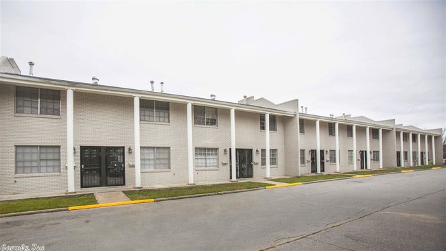 Foto del edificio - 5919 W 19th St