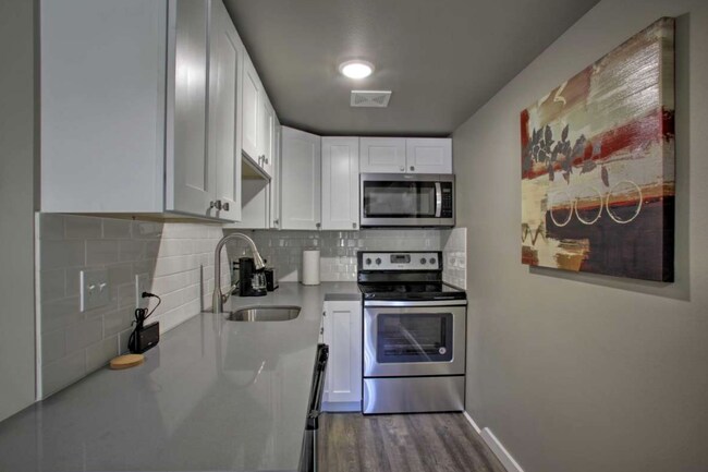 Foto del edificio - 10625 E Trent Ave