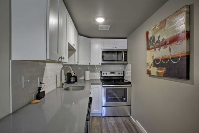 Foto del edificio - 10625 E Trent Ave
