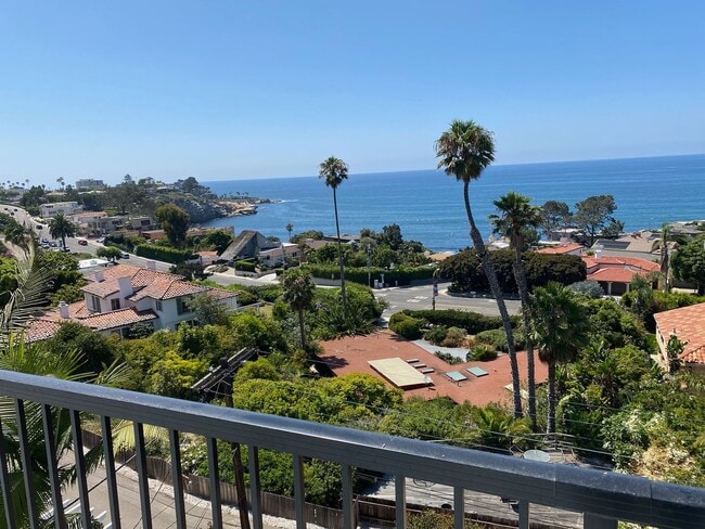 Building Photo - Gorgeous luxury flat with ocean view in La Jolla. Gustavo Lopez